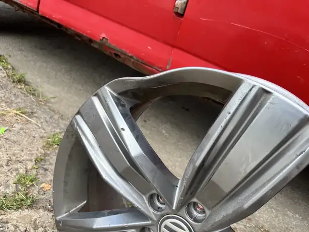 Alloy wheel after repair and refinish